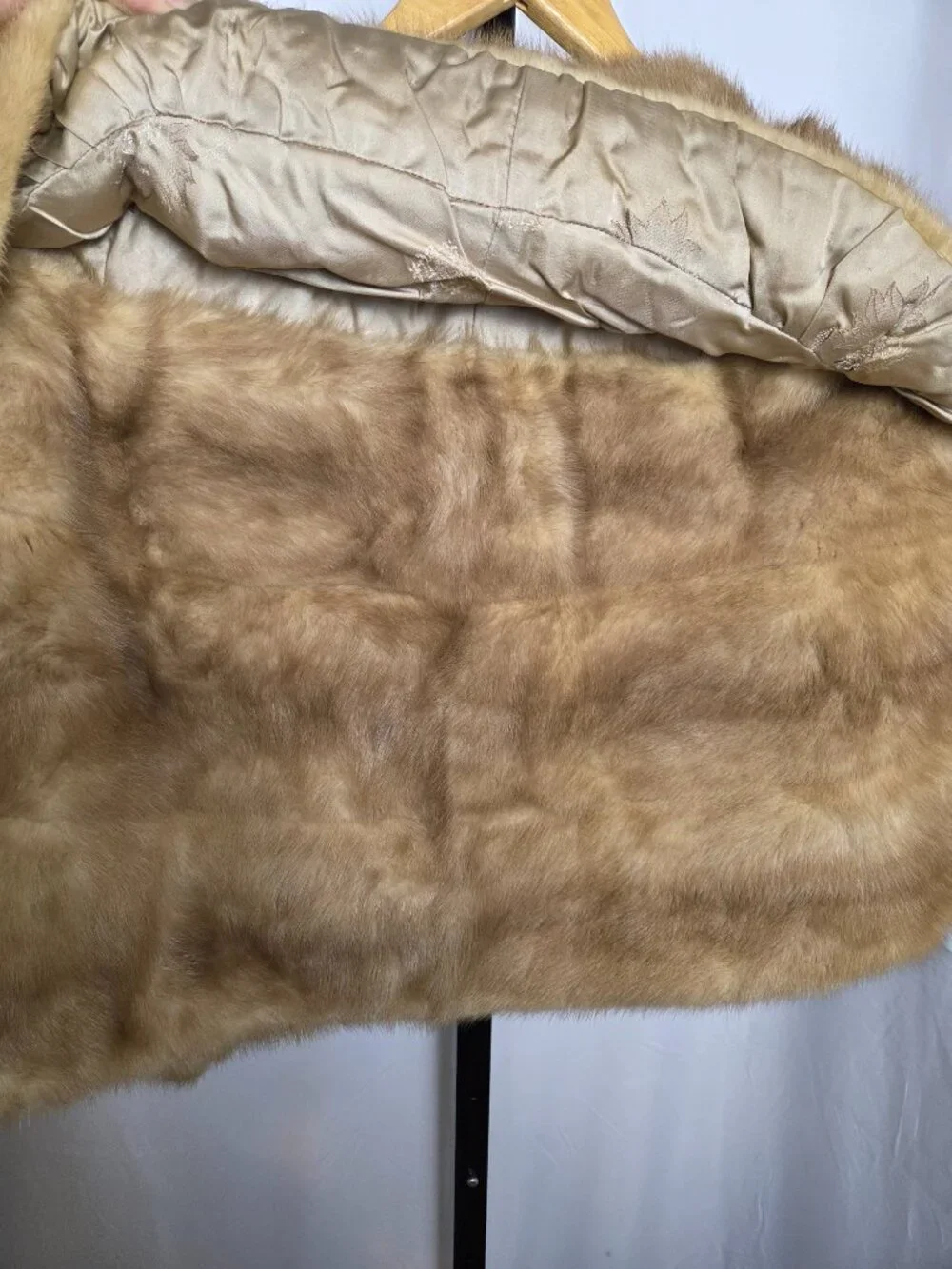 Vintage Harvey Lewis Furs Minneapolis Real Mink Fur Stole Shawl Wrap Brown